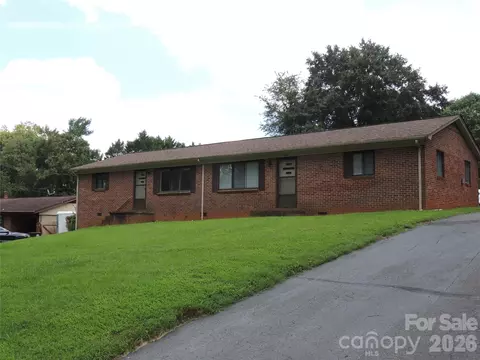 409 E K E St E, Newton, NC 28658