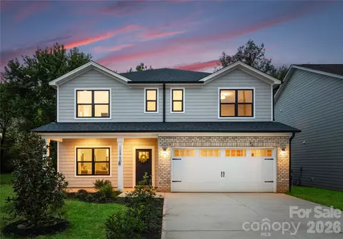 5226 Hickory Ln, Charlotte, NC 28216