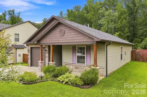 13 Mallard Run Dr, Arden, NC 28704