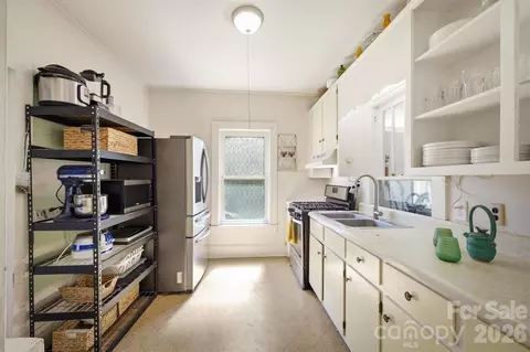Kitchen - 115 Evans St, Morganton, NC 28655 photo 1 of 2