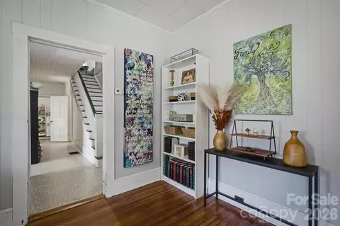 Entry Way - 115 Evans St, Morganton, NC 28655 photo 1 of 4