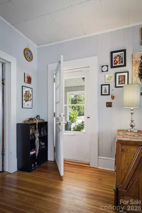 Entry Way - 115 Evans St, Morganton, NC 28655 photo 4 of 4