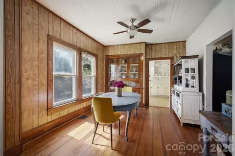 Dining - 115 Evans St, Morganton, NC 28655 photo 1 of 2