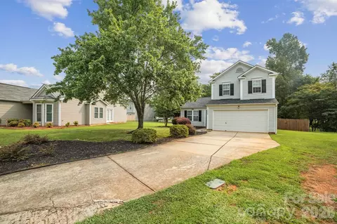 1508 Hollow Maple Dr, Charlotte, NC 28216