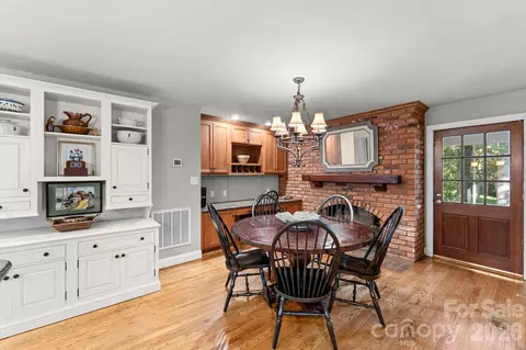 Dining - 2006 Grey Rd, Davidson, NC 28036 photo 2 of 2