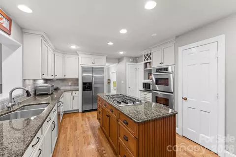 Kitchen - 2006 Grey Rd, Davidson, NC 28036 photo 2 of 3