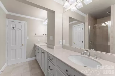 Bath - 2006 Grey Rd, Davidson, NC 28036 photo 2 of 4