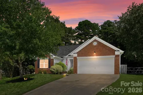 4002 Canbury Ct, Charlotte, NC 28269
