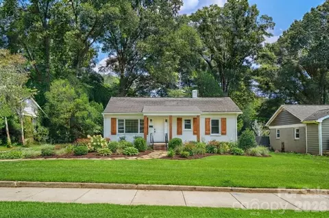 1062 Dresden W Dr W, Charlotte, NC 28205