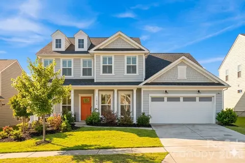 11016 Larkslea Ln, Charlotte, NC 28278