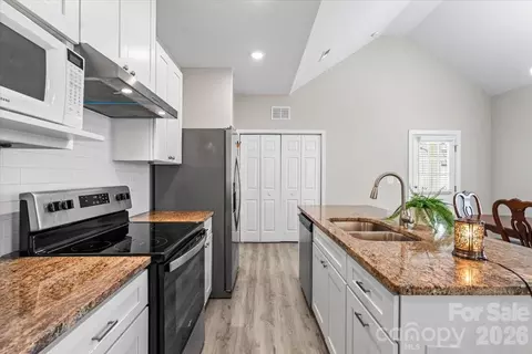 Entry Way - 902 4th St, Spencer, NC 28159 photo 1 of 1
