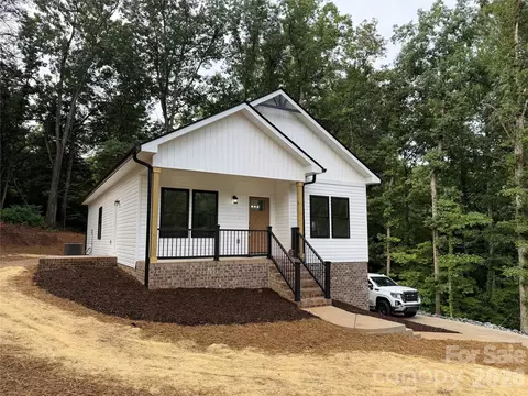 1135 Pinebrook Se Ave SE, Valdese, NC 28690