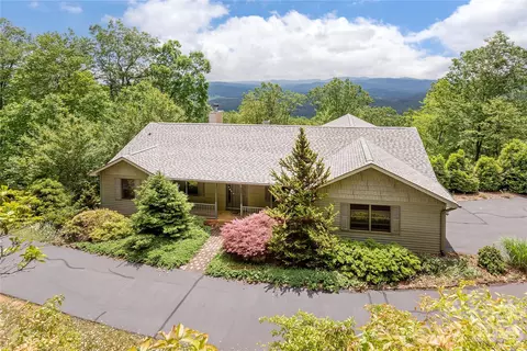 131 N Forge Crest Dr, Mills River, NC 28759