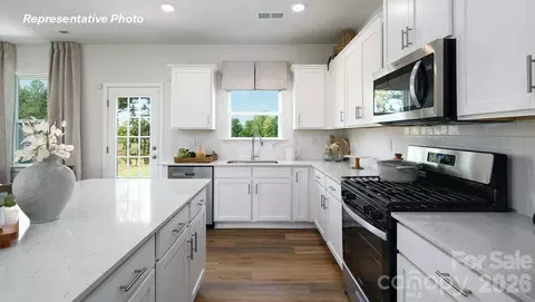483 Dazzle Loop, Newton, NC 28658 photo 4