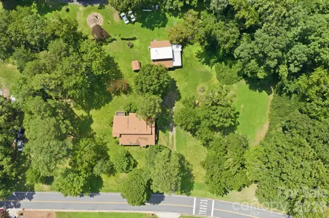 8000 Hedrick Cir, Huntersville, NC 28078