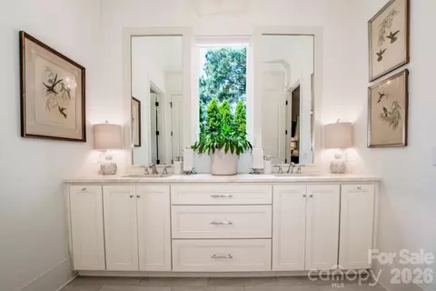 Bath - 216 Catawba Ave, Davidson, NC 28036 photo 2 of 2