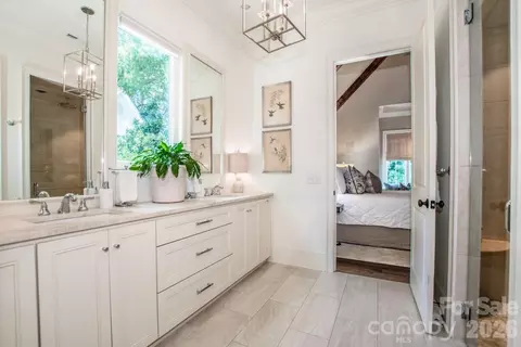 Bath - 216 Catawba Ave, Davidson, NC 28036 photo 1 of 2