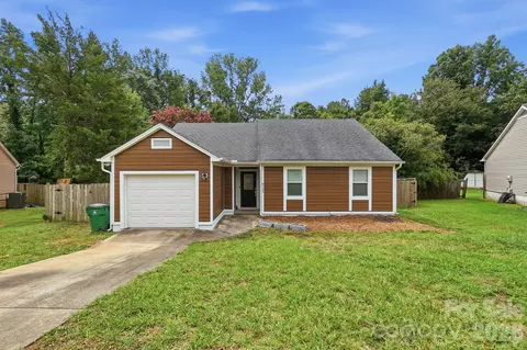 8122 Sherington Way, Charlotte, NC 28227