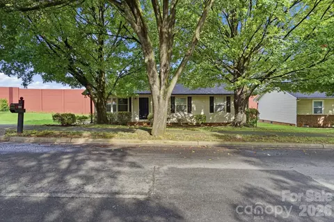 1501 Whisnant St, Charlotte, NC 28206