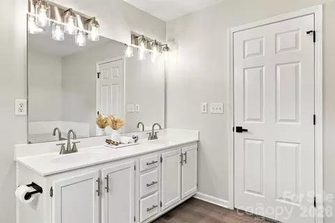 Bath - 505 Whitehead Ct, Fort Mill, SC 29708 photo 3 of 5