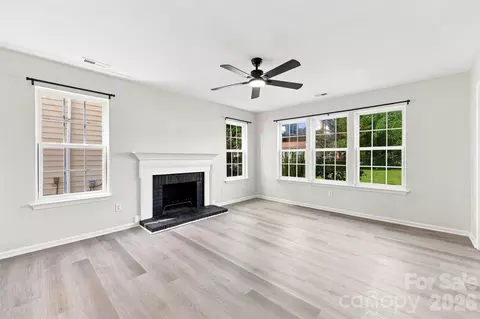 Living - 505 Whitehead Ct, Fort Mill, SC 29708 photo 3 of 4