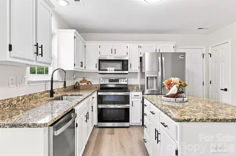 Kitchen - 505 Whitehead Ct, Fort Mill, SC 29708 photo 1 of 2
