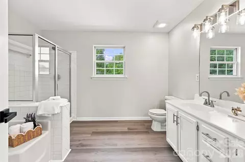 Bath - 505 Whitehead Ct, Fort Mill, SC 29708 photo 2 of 5