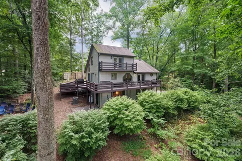 232 Ladson Spring Trl, Mills River, NC 28759