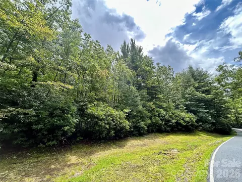 Hawk Mountain Road, Lake Toxaway, NC 28747