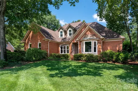 12818 Darby Chase Dr, Charlotte, NC 28277