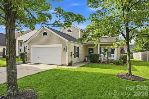 5740 Shining Oak Ln, Charlotte, NC 28269