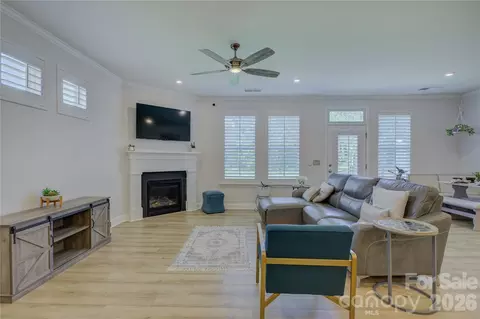 Living - 3056 Patchwork Ct, Fort Mill, SC 29708 photo 3 of 4