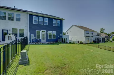 Exterior - 3056 Patchwork Ct, Fort Mill, SC 29708 photo 4 of 5