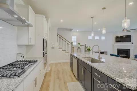 Kitchen - 3056 Patchwork Ct, Fort Mill, SC 29708 photo 4 of 5