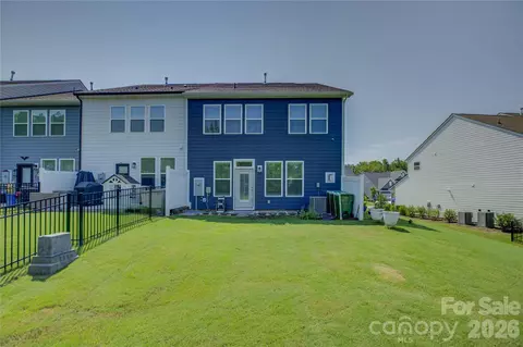 Exterior - 3056 Patchwork Ct, Fort Mill, SC 29708 photo 3 of 5