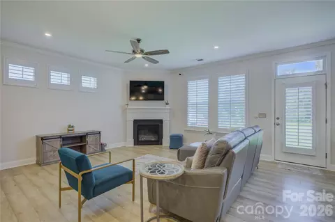 Living - 3056 Patchwork Ct, Fort Mill, SC 29708 photo 2 of 4