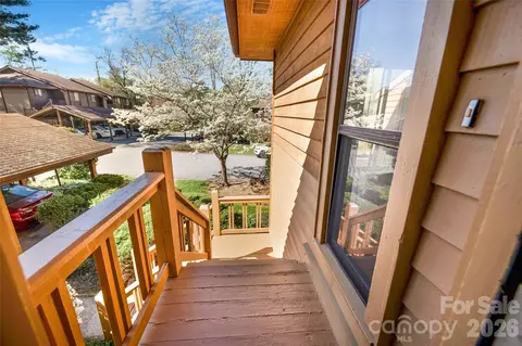 521 Courtwood 8 Ln #8, Hendersonville, NC 28739