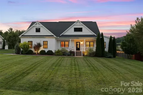 Exterior - 394 Kellwood Dr, Boone, NC 28607 photo 4 of 8