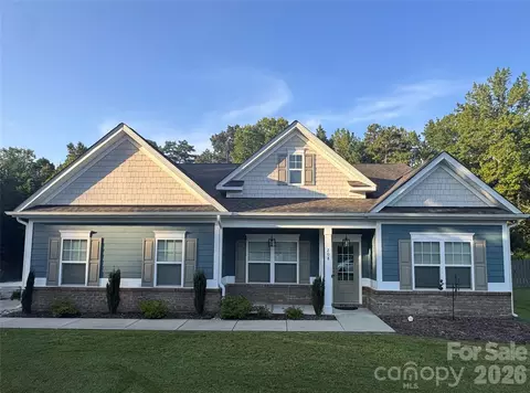 208 Clauser S Rd S, Mount Holly, NC 28120
