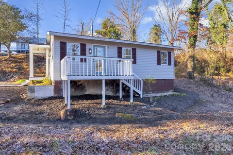 Exterior - 49 E Livingston St, Tryon, NC 28782 photo 7 of 8