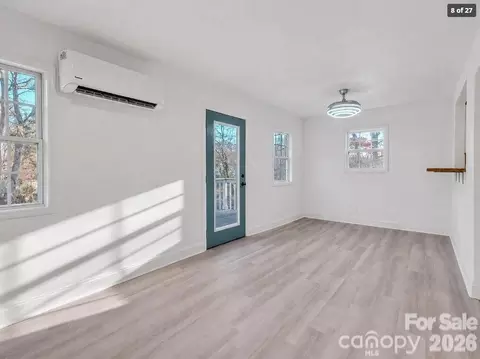 Living - 49 E Livingston St, Tryon, NC 28782 photo 3 of 3