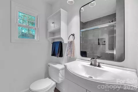 Bath - 49 E Livingston St, Tryon, NC 28782 photo 1 of 3