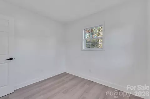 Bedroom - 49 E Livingston St, Tryon, NC 28782 photo 6 of 8