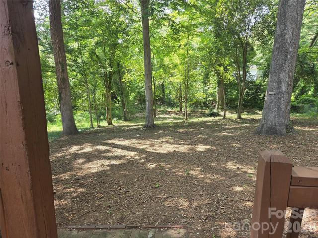4910 Valley Stream Rd, Charlotte, NC 28209