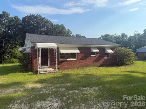 405 Woodland Dr, Kershaw, SC 29067
