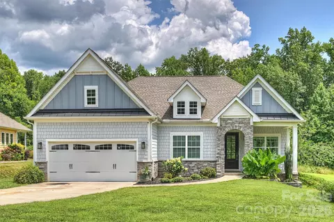 10542 Sweethaven Ln, Harrisburg, NC 28075