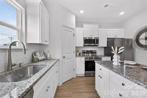 Kitchen - 2827 17th Street Ne Ct NE, Hickory, NC 28601 photo 2 of 3