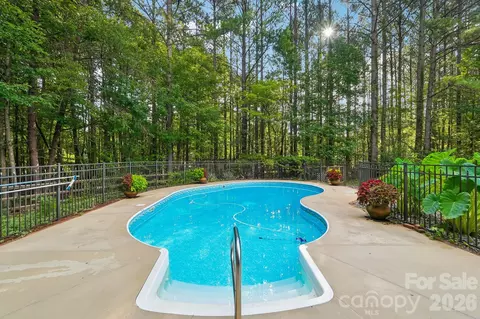 Exterior - 7267 Kiskadee Dr, Denver, NC 28037 photo 6 of 7