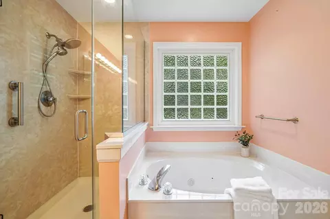 Bath - 7267 Kiskadee Dr, Denver, NC 28037 photo 3 of 4