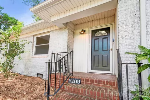 6109 Robinson Church Rd, Charlotte, NC 28215
